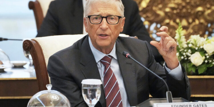 Bill Gates zbuloj tre profesione që do t'i përballojnë sfidat e inteligjencës artificiale.