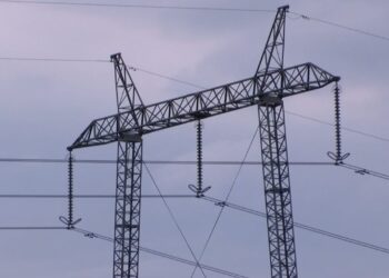 Bizneset e energjisë në treg të lirë: 2400 kompani do të kalojnë nga OSHEE për furnizimin me tension 6 KV pas vitit 2026.