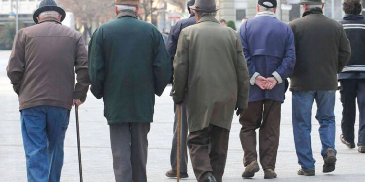 Bonus për pensionistët në fund të vitit: Rishikimi i tretë i buxhetit, më shumë fonde edhe për hekurudhat.