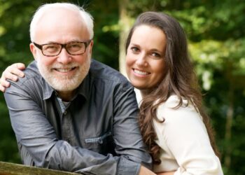 Burrat që kanë marrëdhënie me gra më të reja shprehin se…