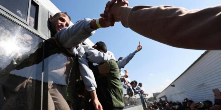 Çdo të burgosur i liruar do të përfitojë një shtëpi dhe 16 mijë euro, zbulohet plani i Izraelit për të rinjtë e rrëmbyer.