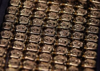 Çmimi i arit në Shqipëri rritet/ Ndikimi i ndryshimeve në bursat globale, kap vlerën mbi 4300 dollarë për onz