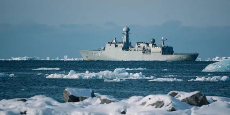 Danimarka intensifikon mbrojtjen e Arktikut me investime të mëdha në anije, avionë dhe infrastrukturë të reja.