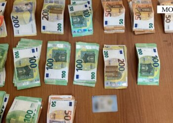 Deklaroi mijëra euro në kufirin e Morinës, 38-vjeçari nën hetim dhe paratë e sekuestruar.