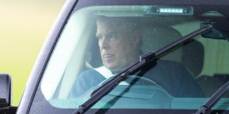 Deputetja britanike kërkon sqarime mbi të ardhurat e Princit Andrew pas shpenzimeve prej 12 milionë paundësh për gjyqin.