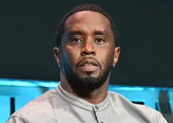 Diddy tenton të vritet me thikë në burg