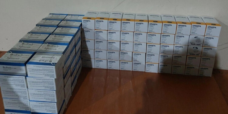 Dogana bllokon ilaçe dhe suplemente të pa deklaruara në Vërmicë