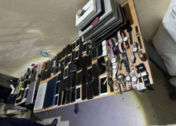 Dogana në Vërmicë konfiskon pajisje elektronike të kontrabanduara.