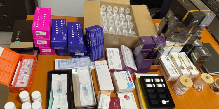 Dogana sekuestron Produkte kozmetike dhe farmaceutike me vlerë mbi 3 mijë euro në Vërmicë