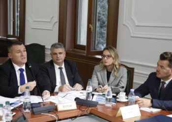 Dumani shpjegon arsyen e ikjes nga protesta pro Veliajt: 'Ishte një situatë emergjente në familje'