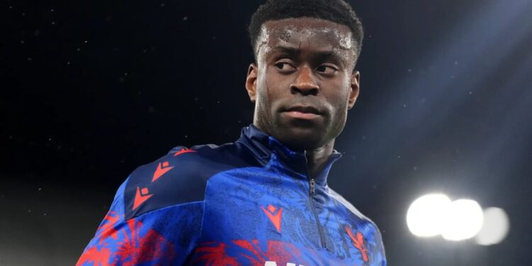 E bujshme nga Anglia, agjentët e mbrojtësit të “Tre Luanëve” bisedojnë me drejtuesit e Bayern-it.