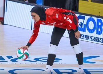 E paharrueshme në volejbollin e vajzave, Metwally bëhet lojtarja e parë me shami në kampionatin italian.