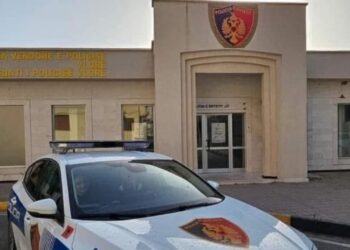 EMRAT: Dy të arrestuar në Vlorë për prodhim narkotikësh dhe anëtarësim në grup të strukturuar kriminal