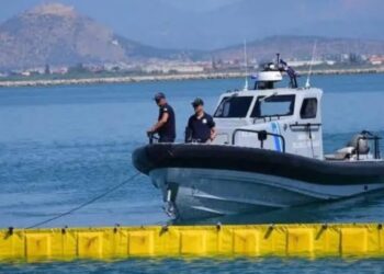 EMRI/ Drogë e gjetur në mjetin e fundosur: 80 kg nga Shqipëria. Arrestohet "Çimoni", ndërhyrje në shtëpitë në Sarandë.