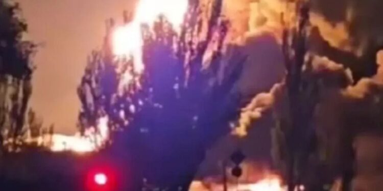 Eksplozion në një fabrikë municionesh në Rusi, 3 të vdekur dhe 5 të plagosur; zyrtarët rusë kundërshtojnë përfshirjen e ushtrisë ukrainase në ngjarje.