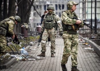 Ekzekutime, tortura dhe ‘duele gladiatorësh’: Si ndëshkohen ushtarët rusë që braktisin frontin nga komandantët e tyre