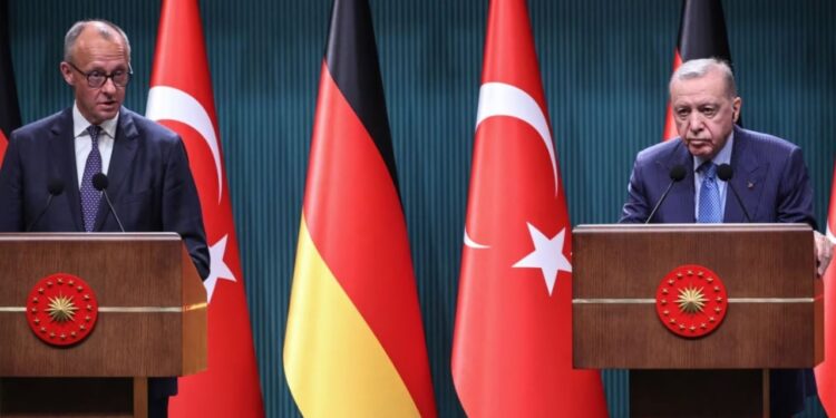 Erdogan i ashpër ndaj Merz: A nuk vëren Gjermania gjenocidin izraelit në Gazë?