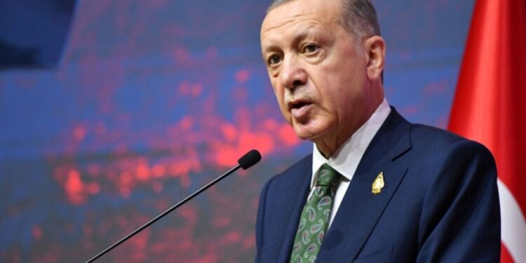 Erdogan shpreh mirënjohje ndaj Trump për armëpushimin në Gaza: Do të ndjekim nga afër zbatimin e marrëveshjes.