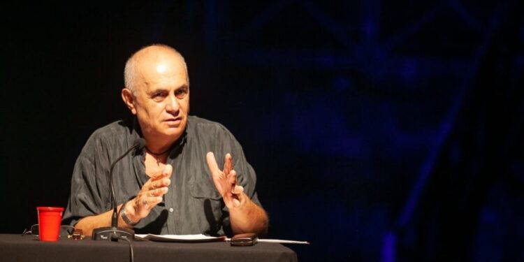 "Evës i jepet ndëshkimi i dytë" / Artan Fuga publikon romanin e tij të ri, akademiku thotë: Tani më duhen pushim dhe heshtje! Tani fjala është për ju.