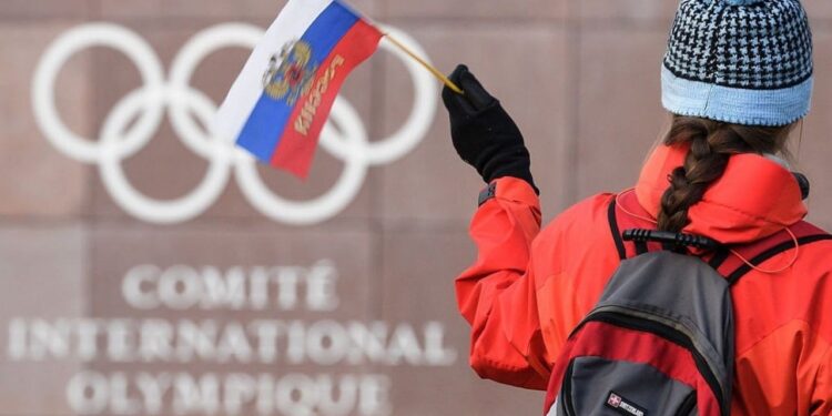 Federata Botërore e Skive ndalon sportistët rusë dhe bjellorusë nga pjesëmarrja në Lojrat Olimpike Dimërore, edhe si sportistë individualë.