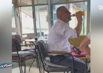 Fiks Fare: Nxënësit u mësuan anglisht në pijetore. Profesori pushon nga puna për konsumim alkooli para mësimit.