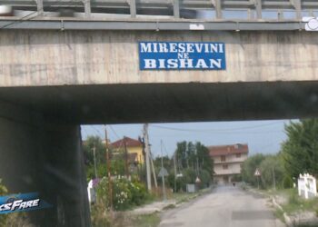 Fiks Fare/Bishani: Fshati ku banorët kryejnë akrobaci nëpër tuba për të arritur në arat e tyre