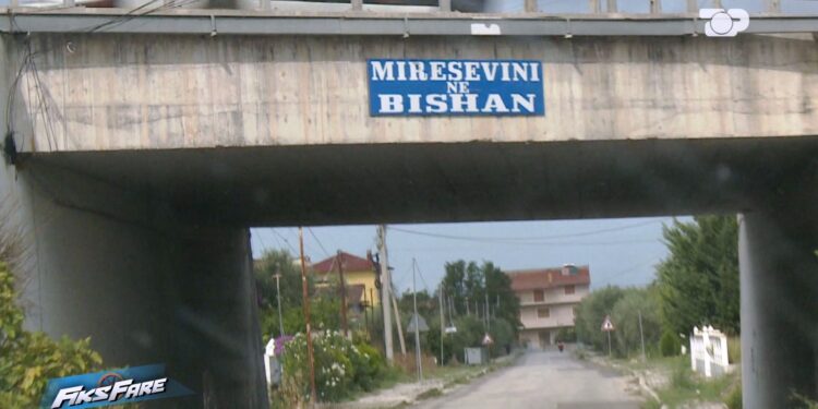 Fiks Fare/Bishani: Fshati ku banorët kryejnë akrobaci nëpër tuba për të arritur në arat e tyre
