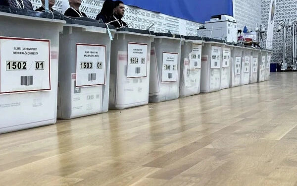 Fillon procesi i numërimit të votave me kushte dhe rinumërimit në disa vendvotime.