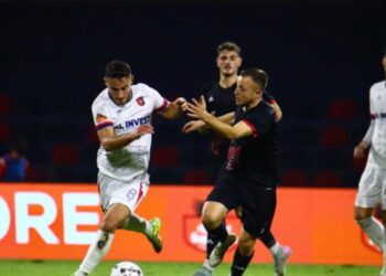 Flamurtari regjistron fitoren e parë të sezonit ndaj Vllaznisë, duke sfiduar liderët e klasifikimit.