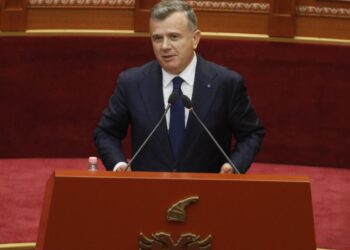 Flori i 'Portokallisë' viziton Saliun në seli gjatë natës, Balla ironizon opozitën: O Belind, zgjidh këtë çështje dhe dilni me kandidatin ditën se është turp.