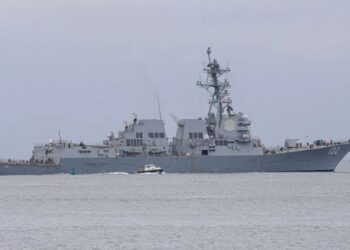 Forcat amerikane godasin anijen e dyshuar për trafik droge, dy të vdekur në bord