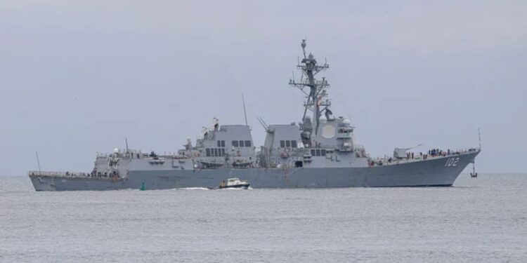 Forcat amerikane godasin anijen e dyshuar për trafik droge, dy të vdekur në bord