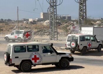 Gaza: Izraeli jep miratimin për Kryqin e Kuq dhe Egjiptin në kërkimin e trupave të pengjeve gjatë armëpushimit.