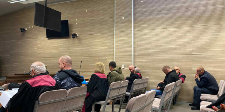 Gjashtë të akuzuar pranojnë fajin për huliganizëm në veri