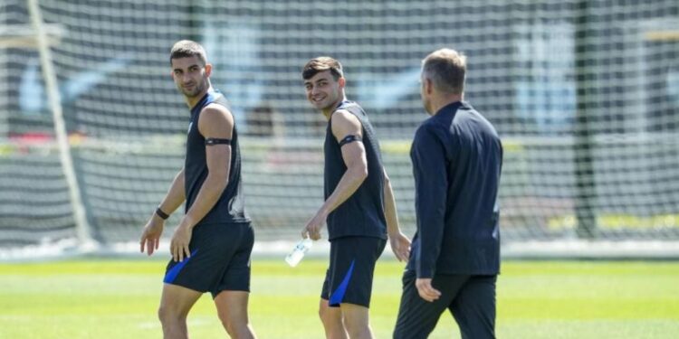 Hansi Flick jep lajme pozitive, sulmuesi spanjoll rikuperohet në kohë për ndeshjen ndaj Olympiacosit në Champions.