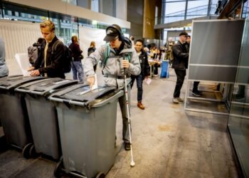 Holandezët votojnë sot në zgjedhjet e tretë të përgjithshme brenda pesë vjetësh.