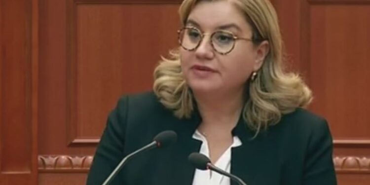 Ish-deputetja e PD, Zheni Gjergji, emërohet Drejtoreshë Spitali; zbulohen lidhjet e saj familjare me PS-në.