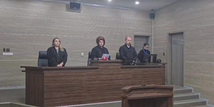 Ish-sekretari dhe ish-drejtori i prokurimit të MI-së shfuqizohen akuzat për korrupsion.