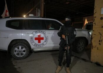 Izraeli ndalon “Kryqin e Kuq” që të kontaktojë me të burgosurit palestinezë, ministri i Mbrojtjes thotë: Vizitat e tilla rrezikojnë sigurinë kombëtare.