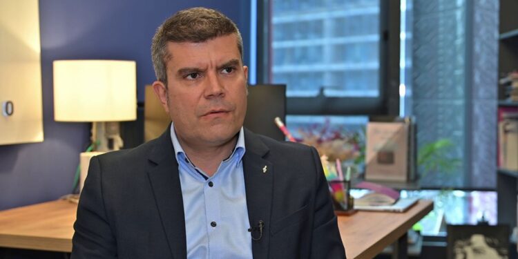 “Ja si u bashkova me Binajn”, Ermal Hasimja: Më telefonoi dhe më kërkoi mbështetje.