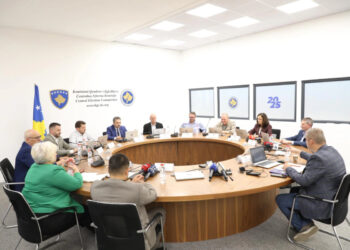 KQZ-ja autorizon rinumërimin e 16 kutive të votimit, shqetësime për procesin e votimit me ndihmë.