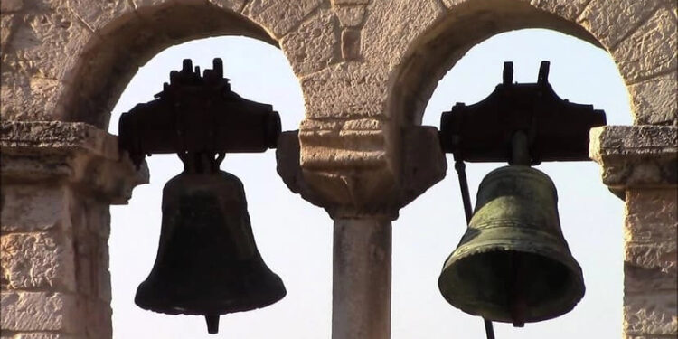 Kambanat e Kishës në Ferizaj: Një Dëshmi e Traditës dhe Kulturës Lokale