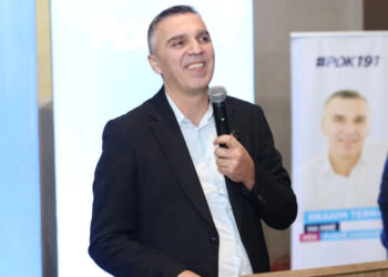 Kandidati i PDK-së në Fushë-Kosovë diskuton mbi bisedimet me LDK-në dhe LVV-në.