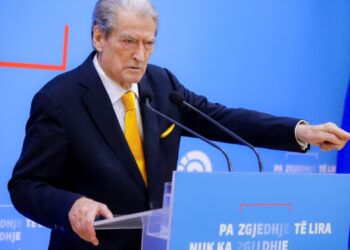 Kandidati i opozitës për Tiranën njofton se nuk do të fuzionojë fushatën me Berishën, ndërsa kryedemokrati reagon ndaj Florjan Binajt: Nuk do t'ia dalin...