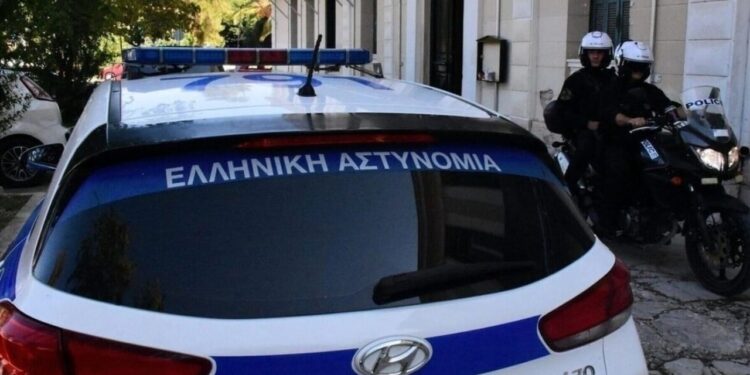 Katër të ndaluar pranë kufirit shqiptar me 43 kg kanabis, vlera e tij mbi 680 mijë euro