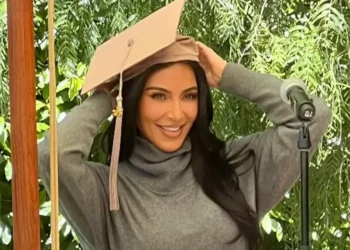 Kim Kardashian zyrtarisht bëhet avokate, ja çfarë do të lërë pas për këtë karrierë!