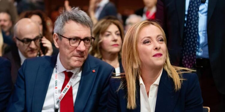 Konfrontim i fortë mes Melonit dhe liderit sindikal: Kryeministrja italiane shpërthen: Më quajti prostitutë. Kjo është e majta që predikonte moralin për gratë.