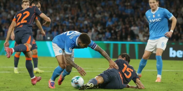 Kontroversia Napoli-Inter, kreu i gjyqtarëve të Serie A kundërshton vendimin: Nuk ishte penallti, VAR duhej të kishte ndërhyrë.
