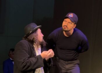 Kopshtet e Lumturisë: Një Tragjikomedi e Kohës Moderne në Teatrin 'Migjeni'