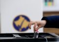 Kosova votoi sot: Qendrat e votimit mbyllen, dalin rezultatet e para nga exit poll. Kë po kryeson?